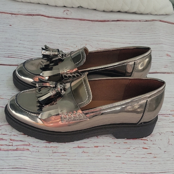 MARC FISHER Johnie Metallic Gray Loafers with Tassels Women's Size 7.5 - Picture 2 of 11